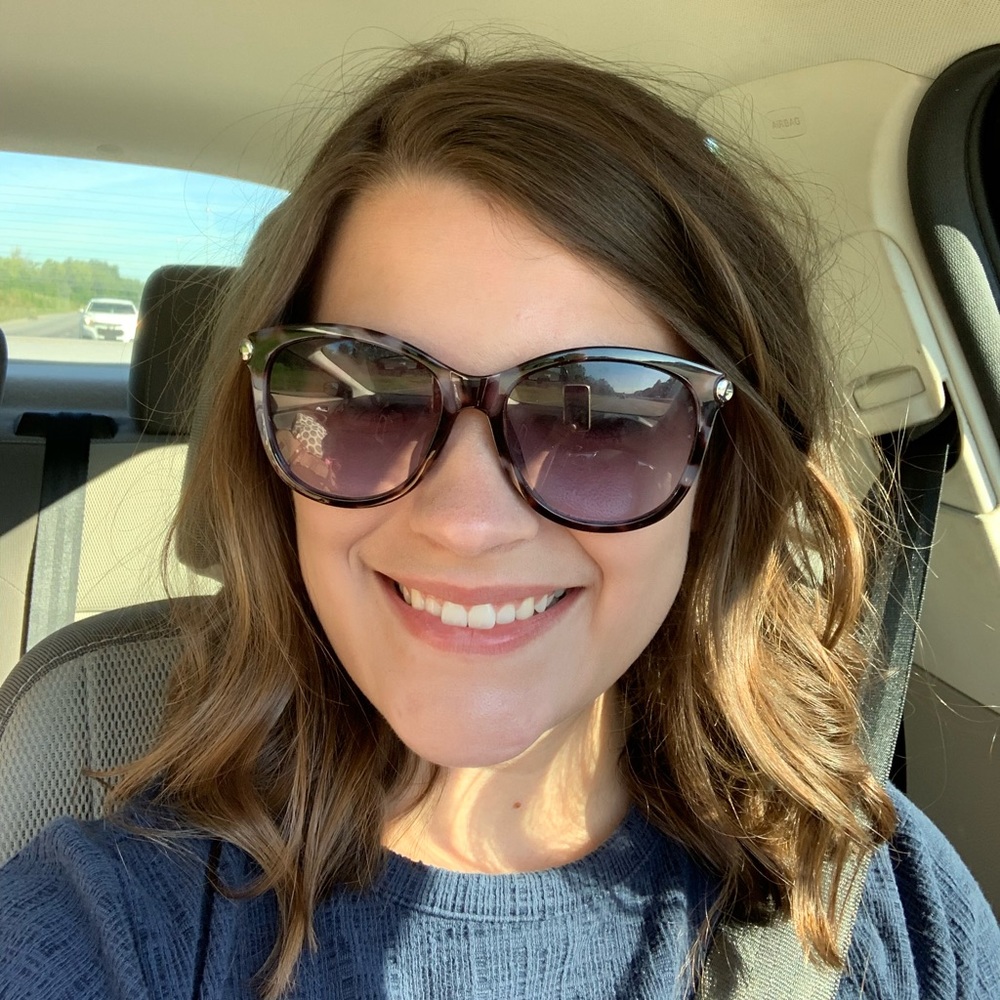 Meet your Posher, Emily